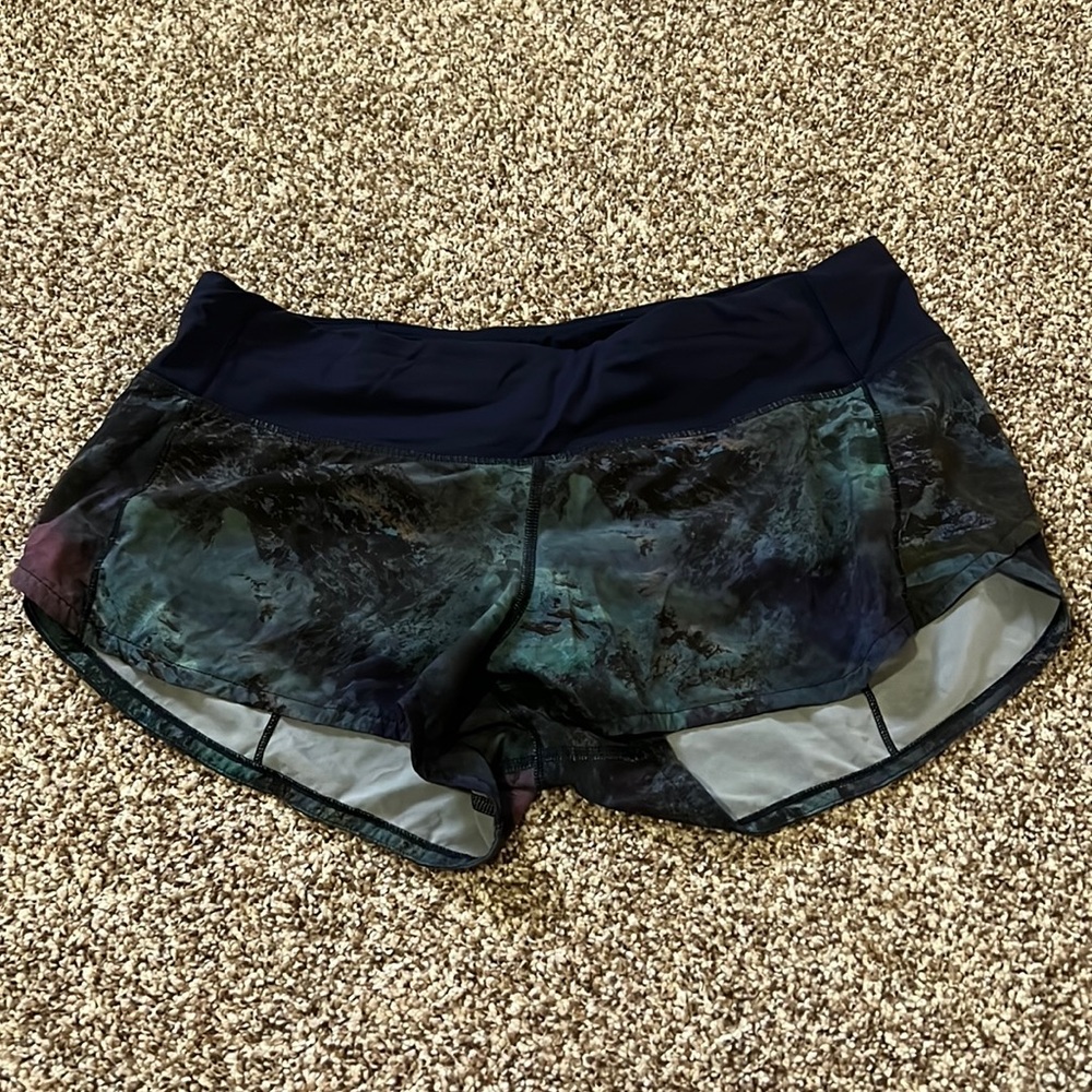 Lululemon 2.5” Speed Up Short Radiant Multi Midnight